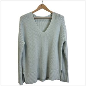 Lululemon Wool knit V neck pullover